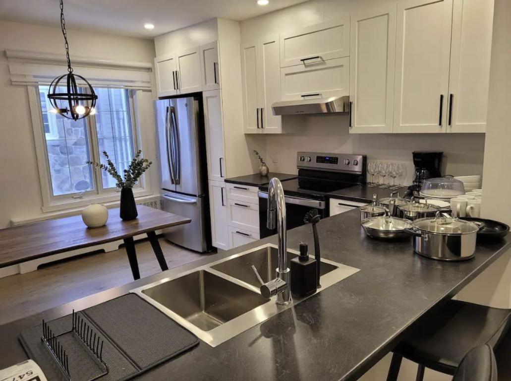 Free Parking, Beautiful 4 1/2- 2 Bedroom Apartment Montreal Exterior foto