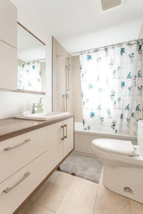 Free Parking, Beautiful 4 1/2- 2 Bedroom Apartment Montreal Exterior foto