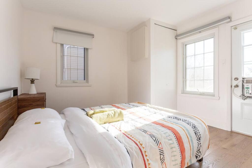 Free Parking, Beautiful 4 1/2- 2 Bedroom Apartment Montreal Exterior foto