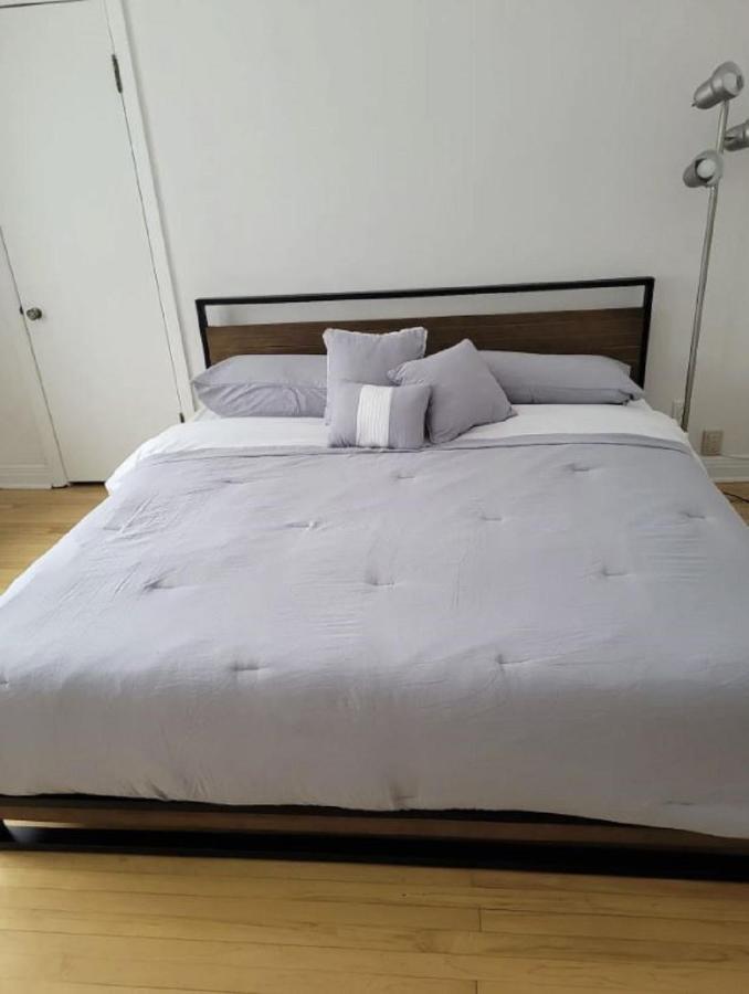Free Parking, Beautiful 4 1/2- 2 Bedroom Apartment Montreal Exterior foto